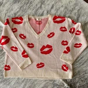 Red Dress Boutique Lip Sweater S